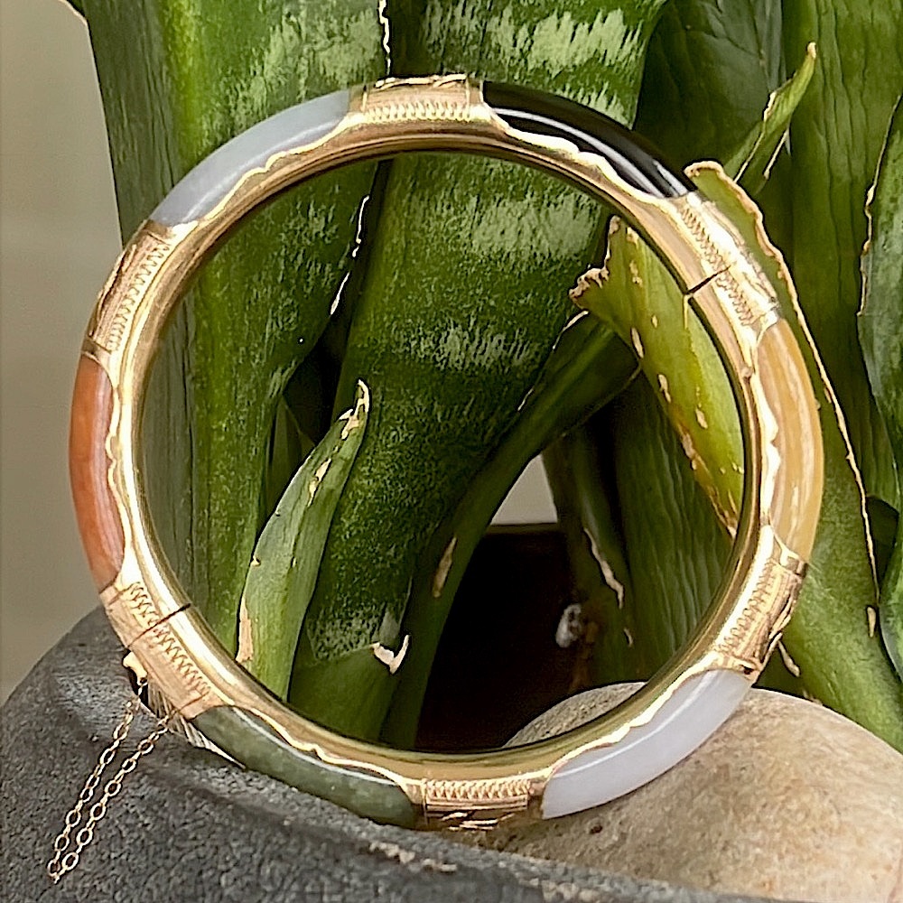 14 karat gold jadeite and onyx bracelet